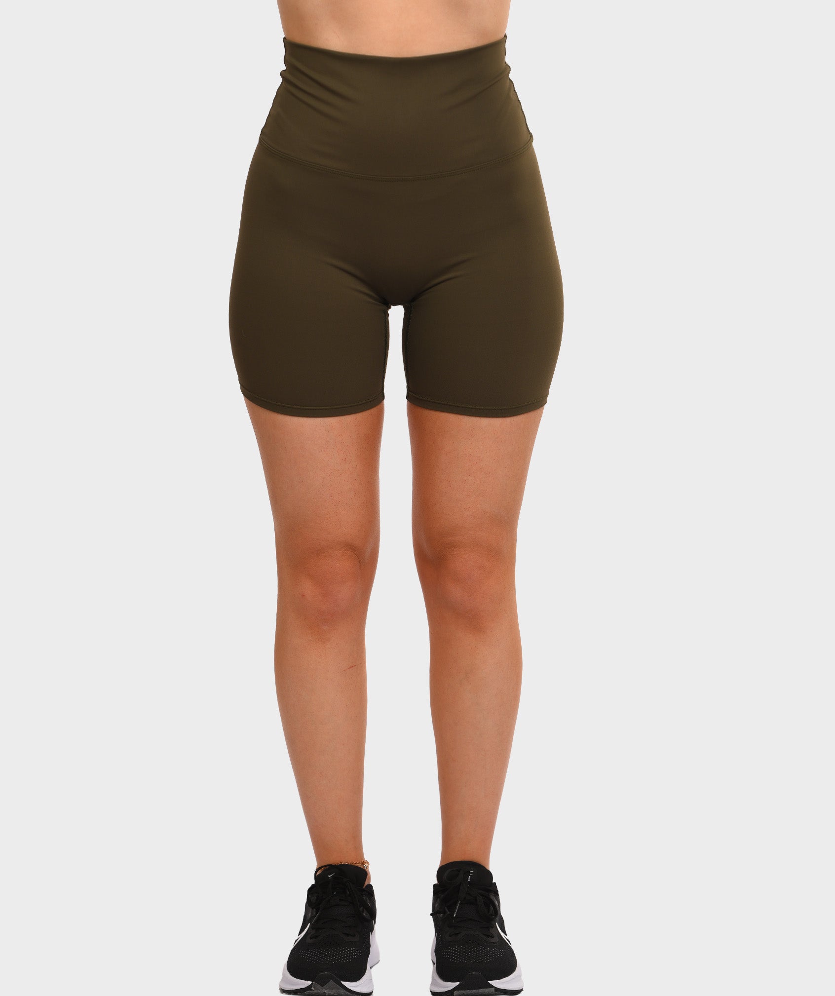 713